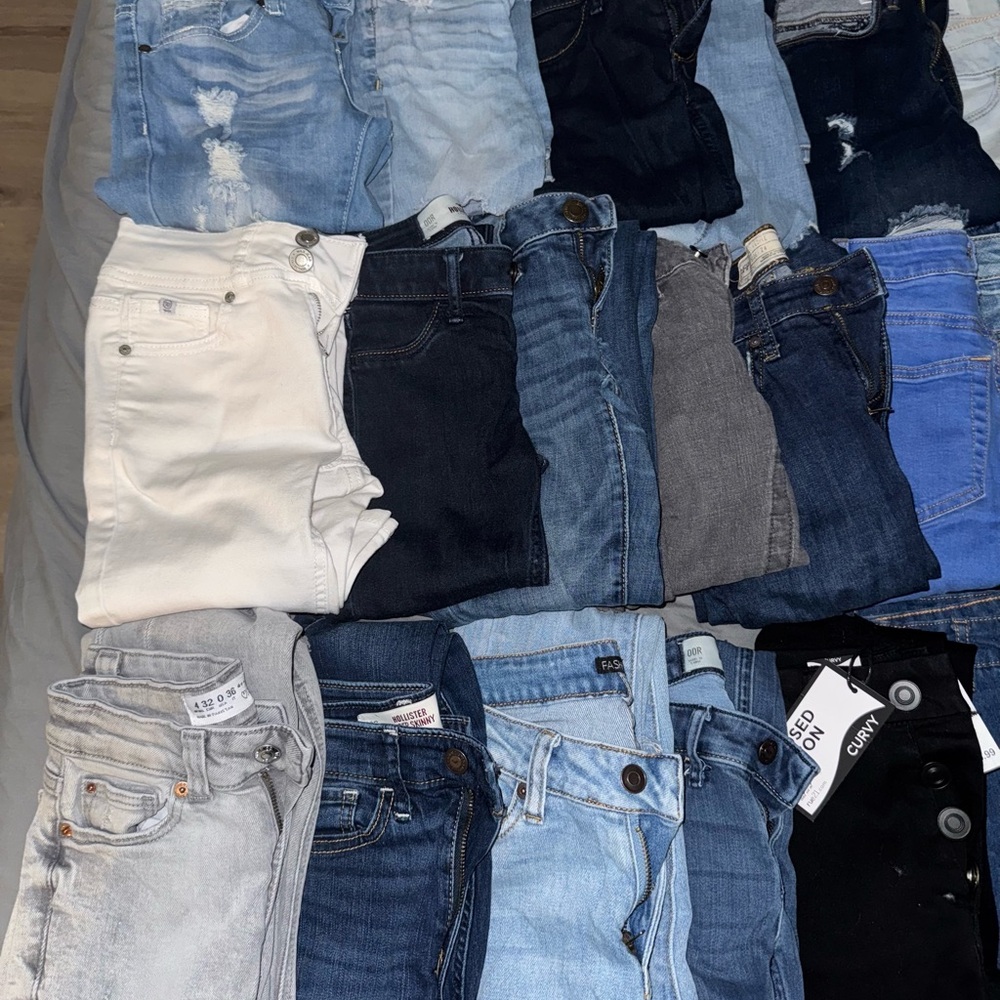Stylish Women's Skinny Jeans - Assorted Colors